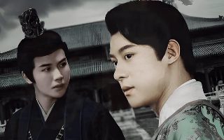 整个大厅在灯光的映衬下显得什么