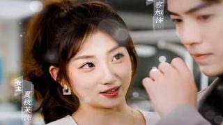 小学生校服买大好还是买合适好